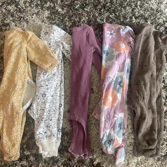 0-3 month girl sleepers - Picture 2 of 4